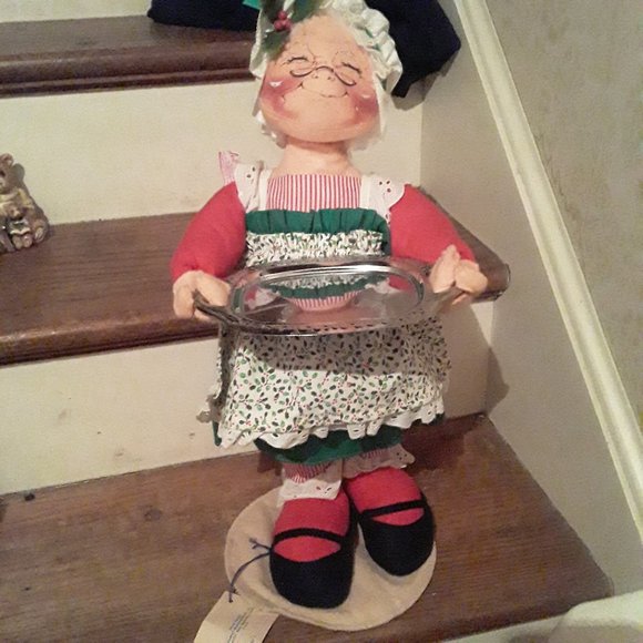 Vintage Annalee Cloth Doll Mrs. Claus holding Cookie tray 24 in tall 1990